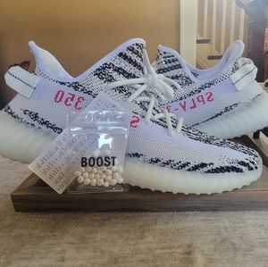 Yeezy Boost 350 V2 Zebra Size 11 1/2